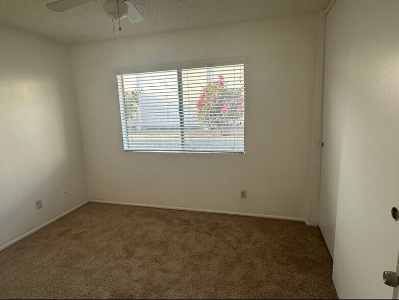 Building Photo - 1602 Viola Pl