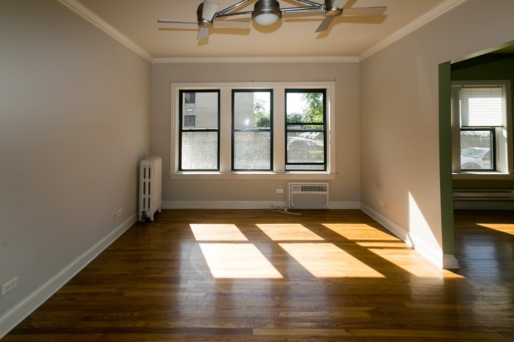 Building Photo - 736 W Addison St