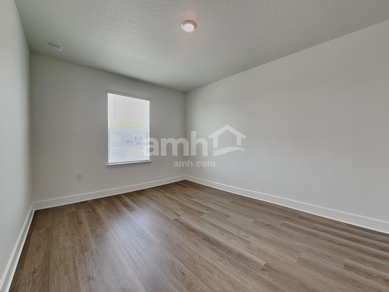 Building Photo - 16540 Cheyanne Ct