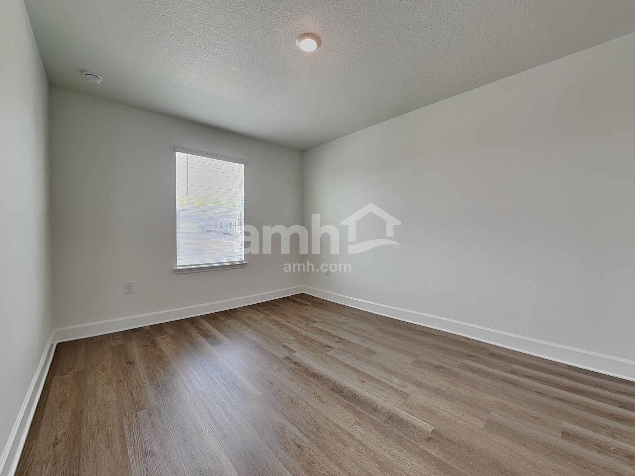 Building Photo - 16467 Cheyanne Ct