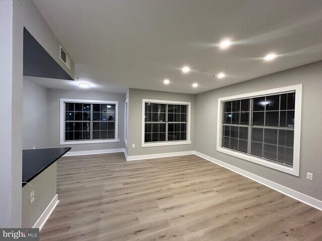 Building Photo - 15777 Easthaven Ct