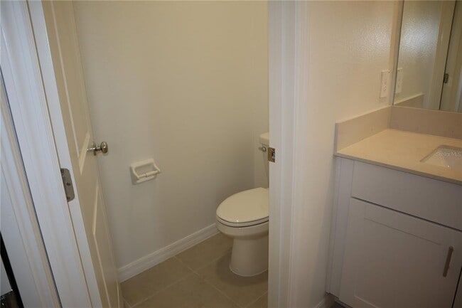 Building Photo - 3346 Lapis Lk Dr