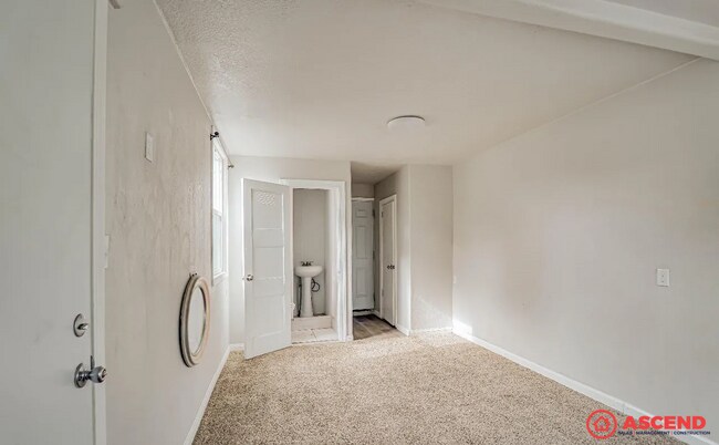 Building Photo - 2403 Belle Ter