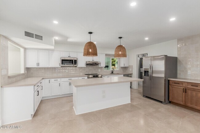 Building Photo - 1103 E Palmcroft Dr