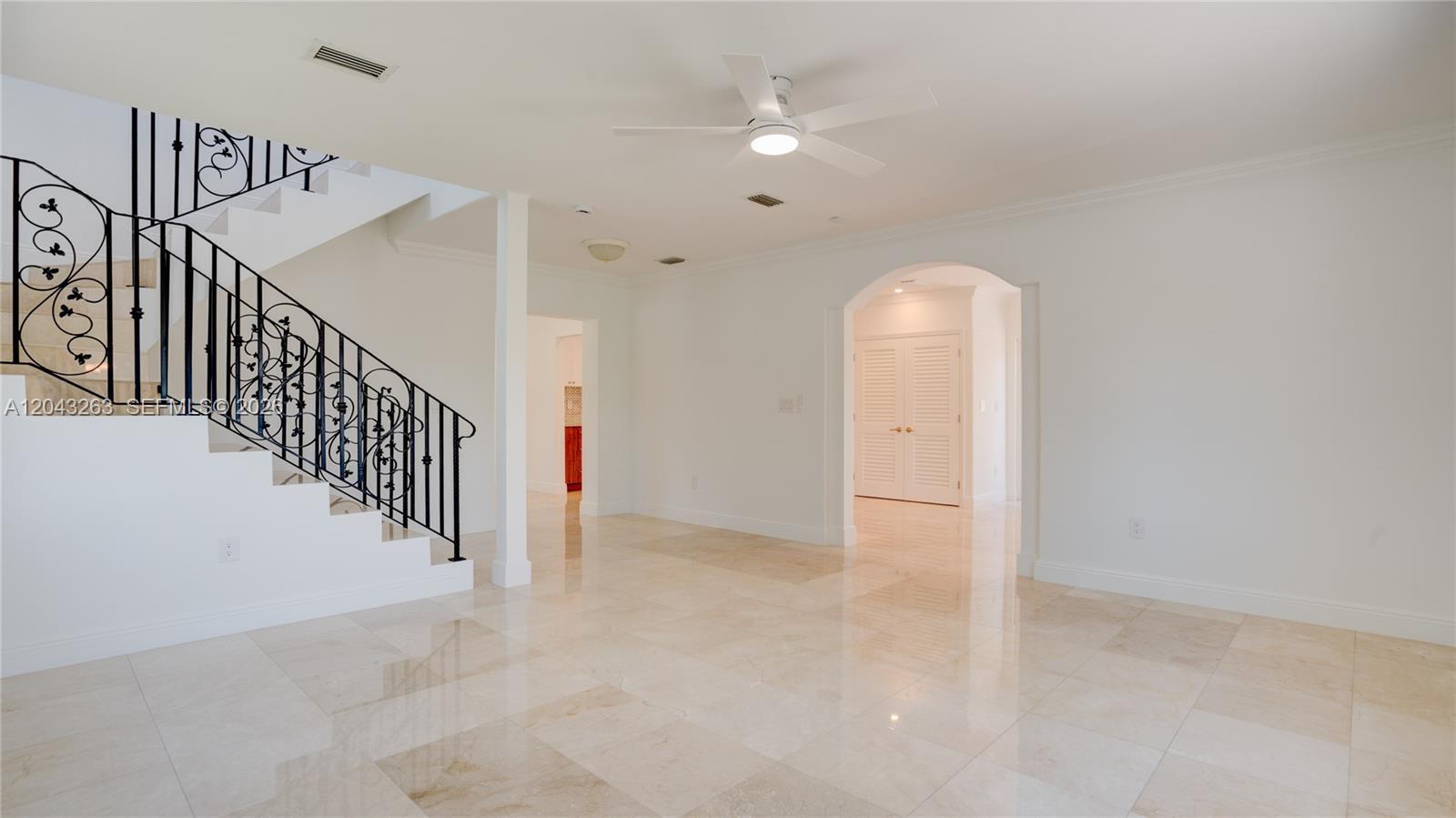 Building Photo - 500 SW 51st Ct