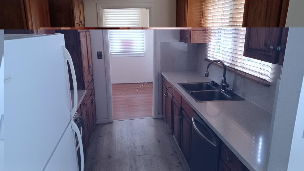 Building Photo - 4567 Marlborough Dr