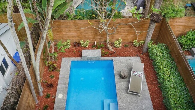 Building Photo - 3075 Mary St