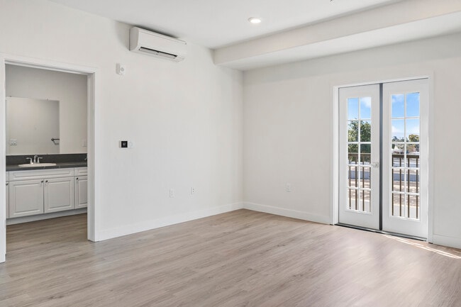 Building Photo - Gateway Apartments