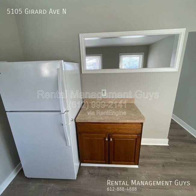 Building Photo - 5105 N Girard Ave