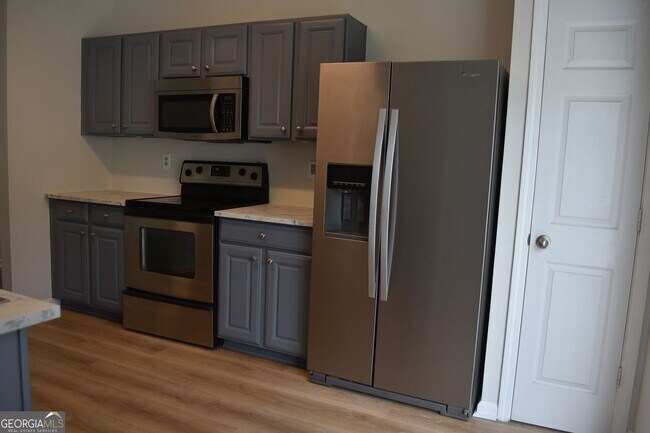 Building Photo - 556 Windstone Trail