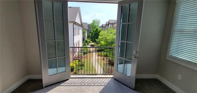 Building Photo - 6076 Cushing Cir