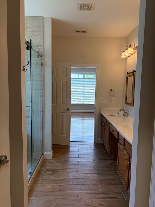 Building Photo - TRAVLERS REST HOME LOCATED IN HUNTERS RIDGE GATED COMMUNITY!