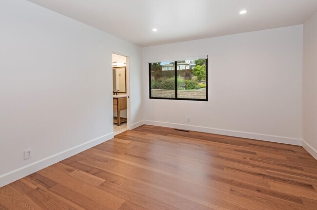 Building Photo - 159 Cedar Ln