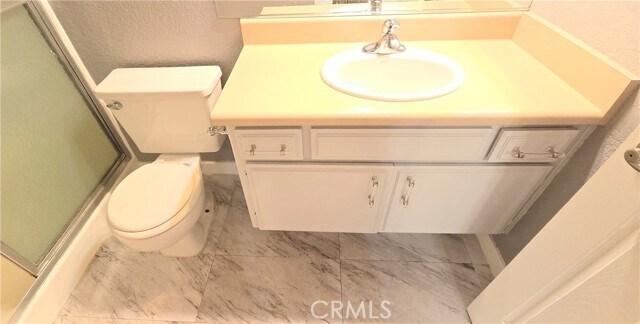 Building Photo - 630 W Dryden St