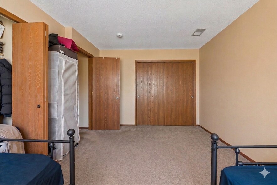 Building Photo - 3321 Berwood Ct W