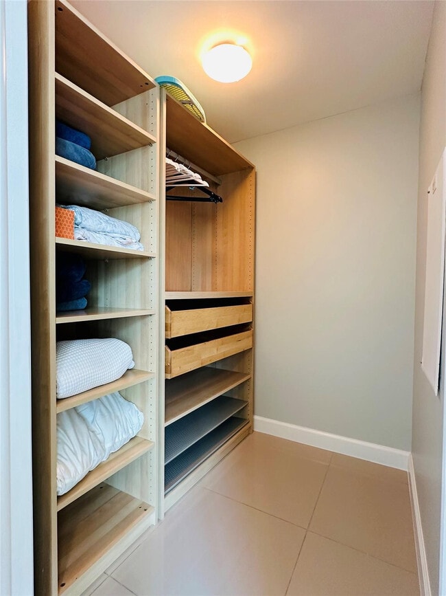 Building Photo - 350 S Miami Ave