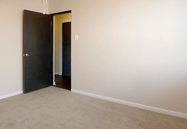 Building Photo - bedroom in Denver CO 80220