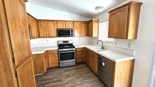 Building Photo - 7007 Oak Forest Ct