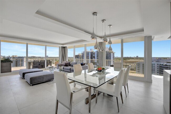 Building Photo - 2800 E Sunrise Blvd