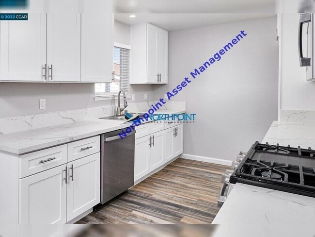 Building Photo - 307 Livoti Ave