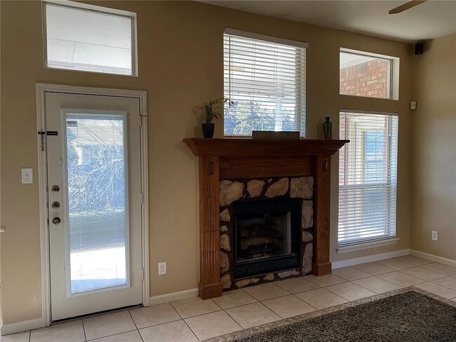 Building Photo - 1510 Zinfandel Dr