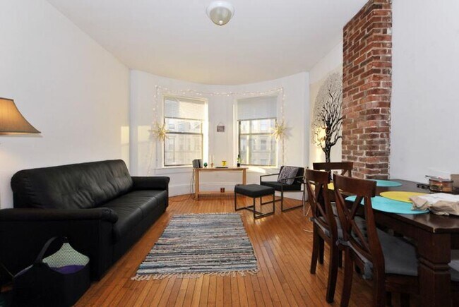 Building Photo - 868 Huntington Ave
