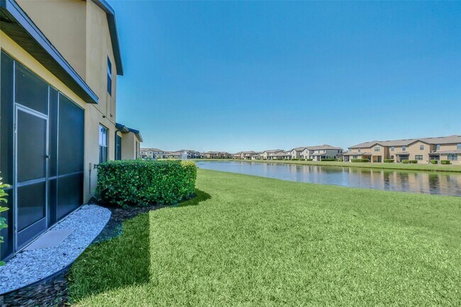 Building Photo - 2471 Seven Oaks Dr