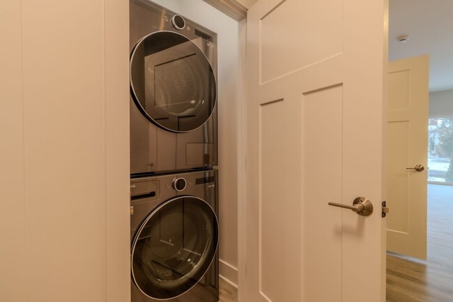 Building Photo - Trailside Condo-2 Bd 2.5 Bath