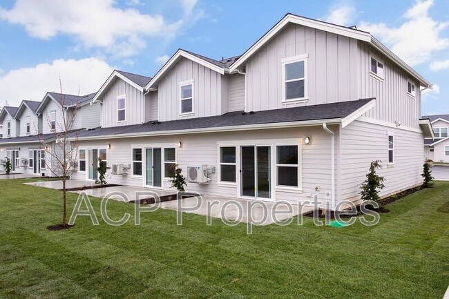 Building Photo - 2284 Brome St