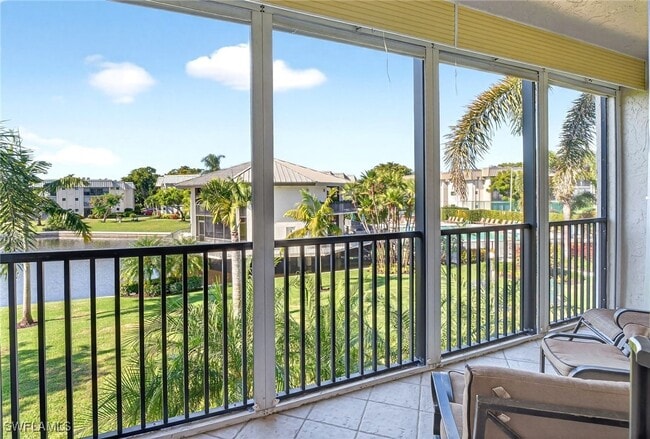 Building Photo - 788 Park Shore Dr