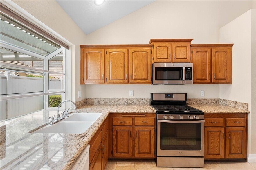 Building Photo - 6642 Brighton Pl