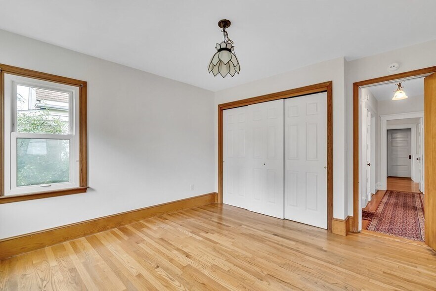 Building Photo - 9 Victoria St