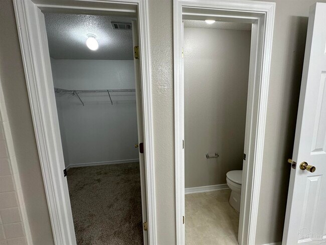 Building Photo - 632 Batten Blvd