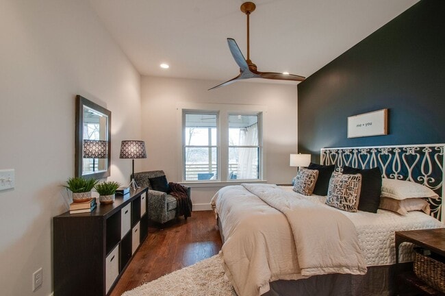 Building Photo - Amazing Location - 3 Bed, 2.5 Bath w/ Vaulted Ceilings and Covered Deck