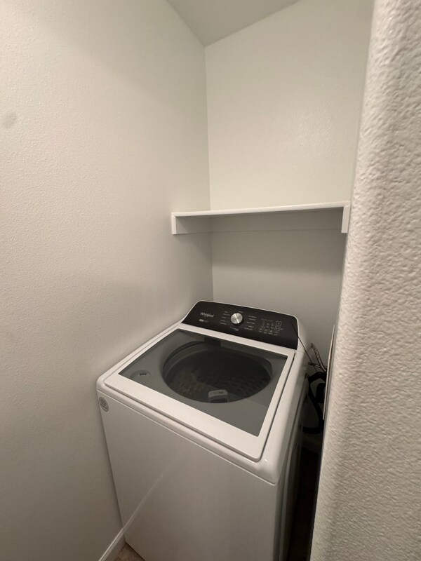 Building Photo - 1840 N Monte Vista Dr