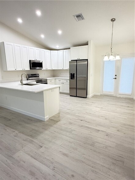 Building Photo - 1635 22nd Ave SW