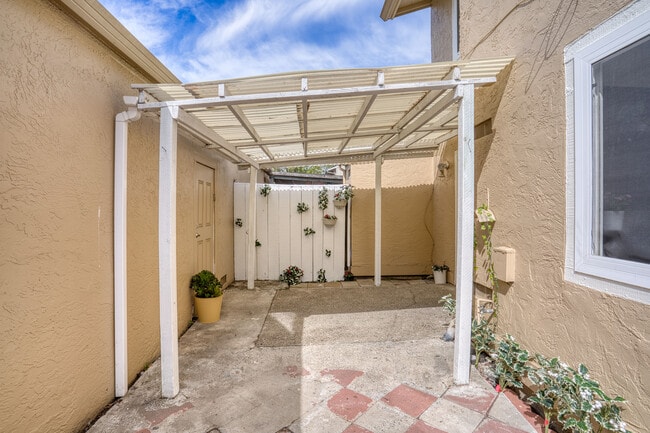 Building Photo - 4252 Comet Cir