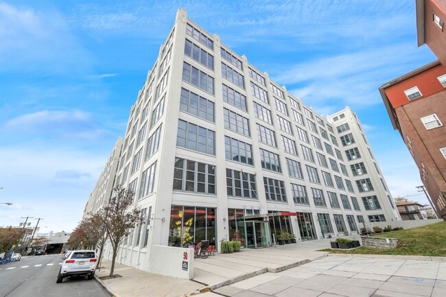 Building Photo - 50 Dey St