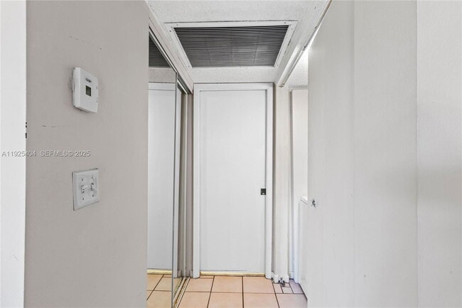 Building Photo - 2626 SE 20th Ct