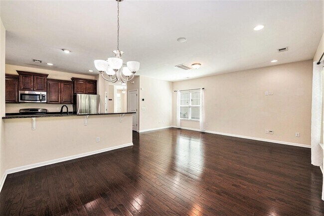 Building Photo - 349 Drayton Pl Dr
