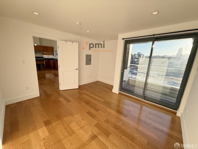 Building Photo - 209 9th St