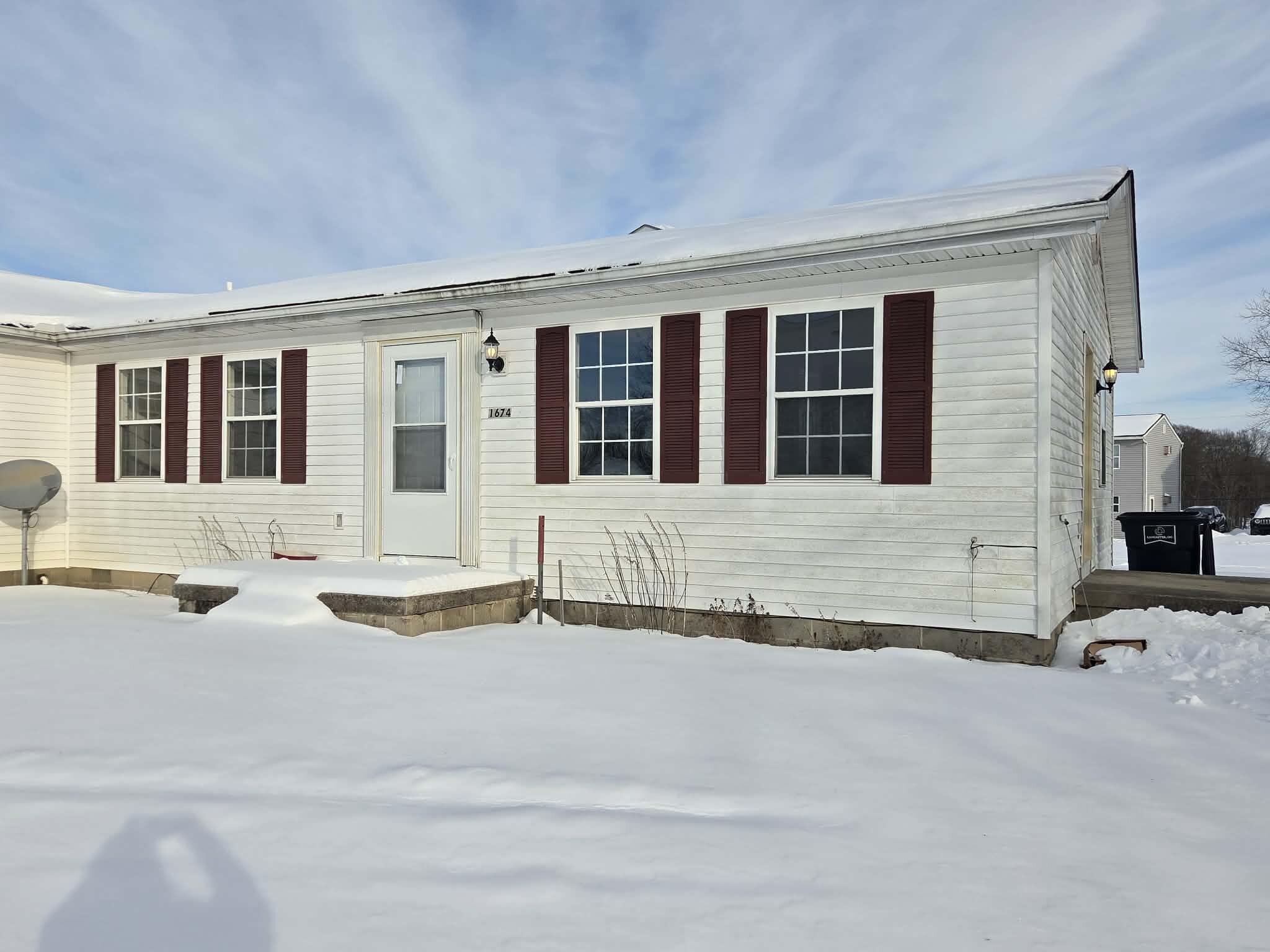 Building Photo - 1674 Ridgeview Ct