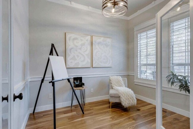 Building Photo - Beautiful home perfect for entertaining