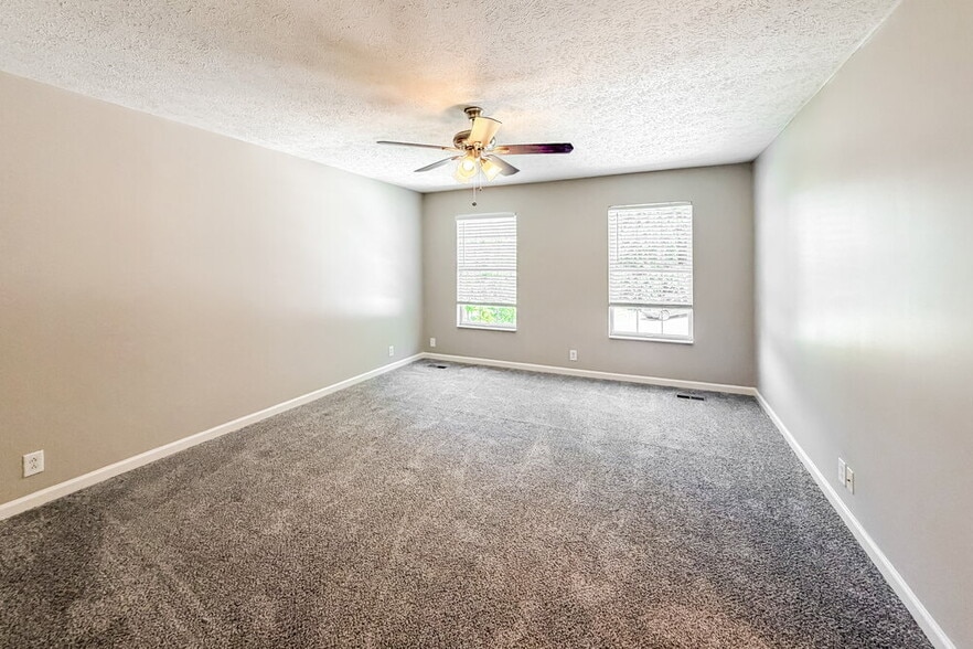 Building Photo - 3134 Creekview Ln