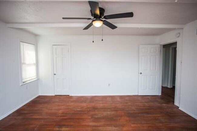 Building Photo - 1602 Avenue X