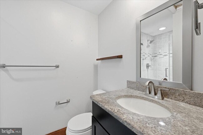 Building Photo - 443 Millwood Ave