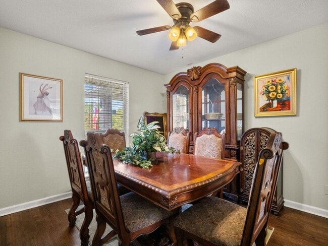 Building Photo - 146 R Allen Rd