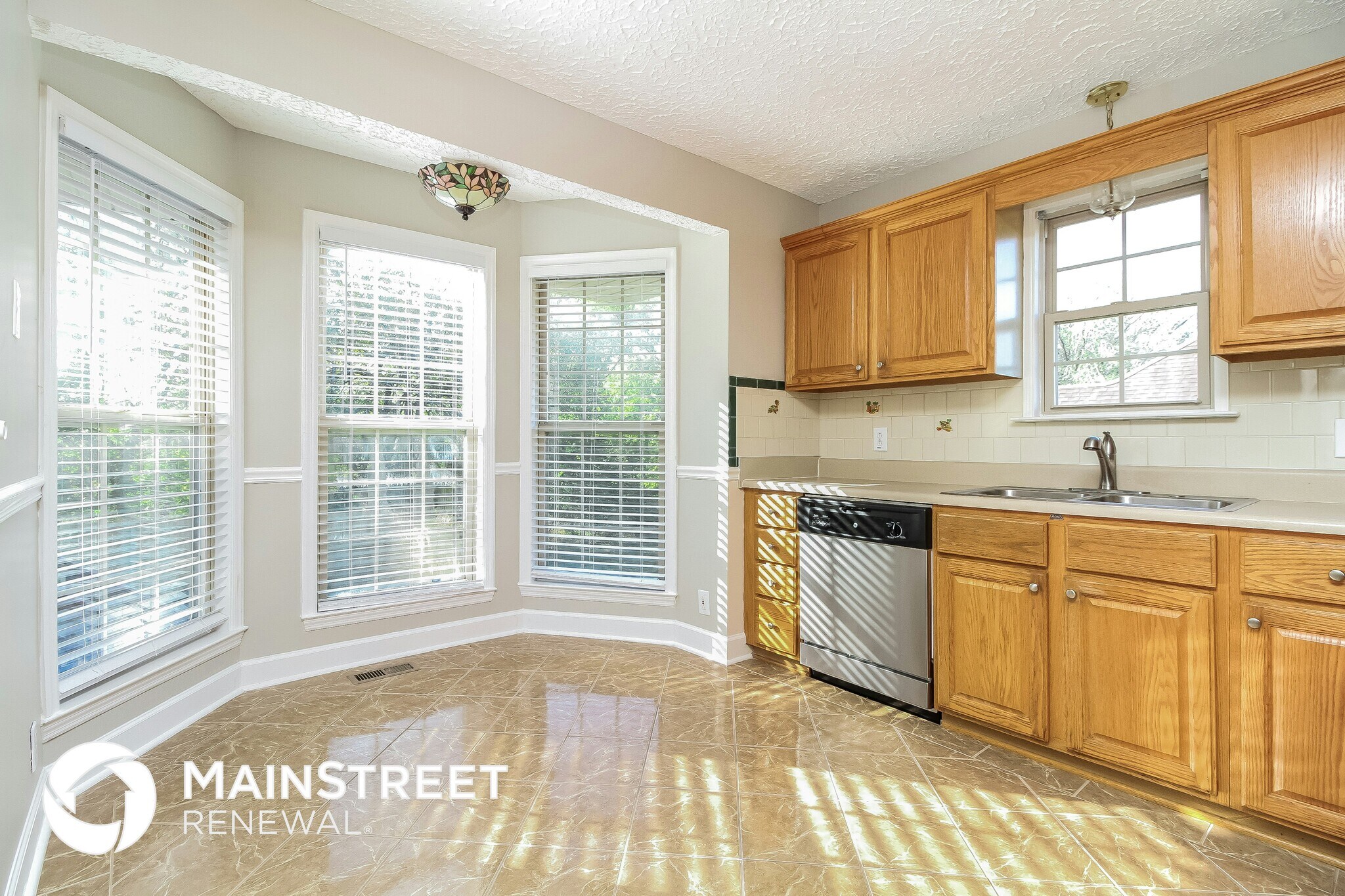 Building Photo - 115 Cedar Forest Dr