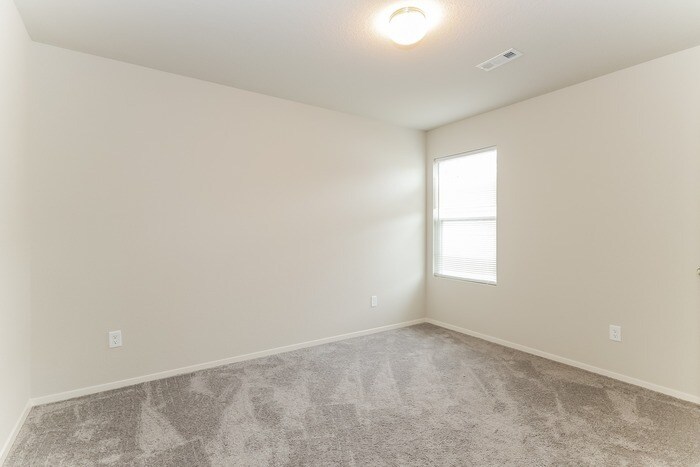 Building Photo - 11200 Tipton Rd