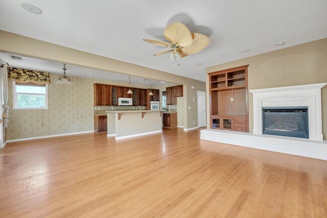 Building Photo - 8639 Brush Way